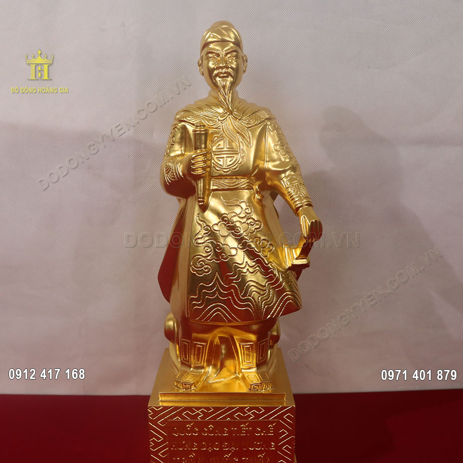 Bức tượng Trần Quốc Tuấn để bàn dát vàng 9999 cao cấp